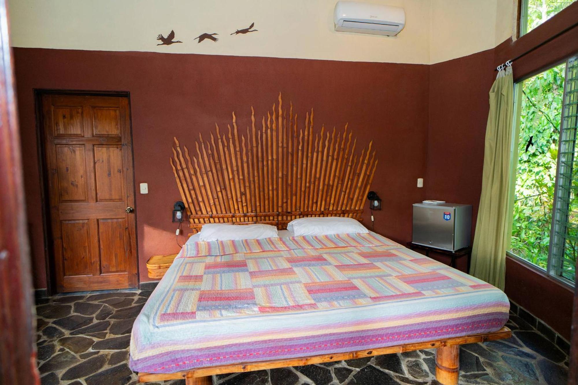 Heliconia Island Bed & Breakfast Las Horquetas Exterior photo