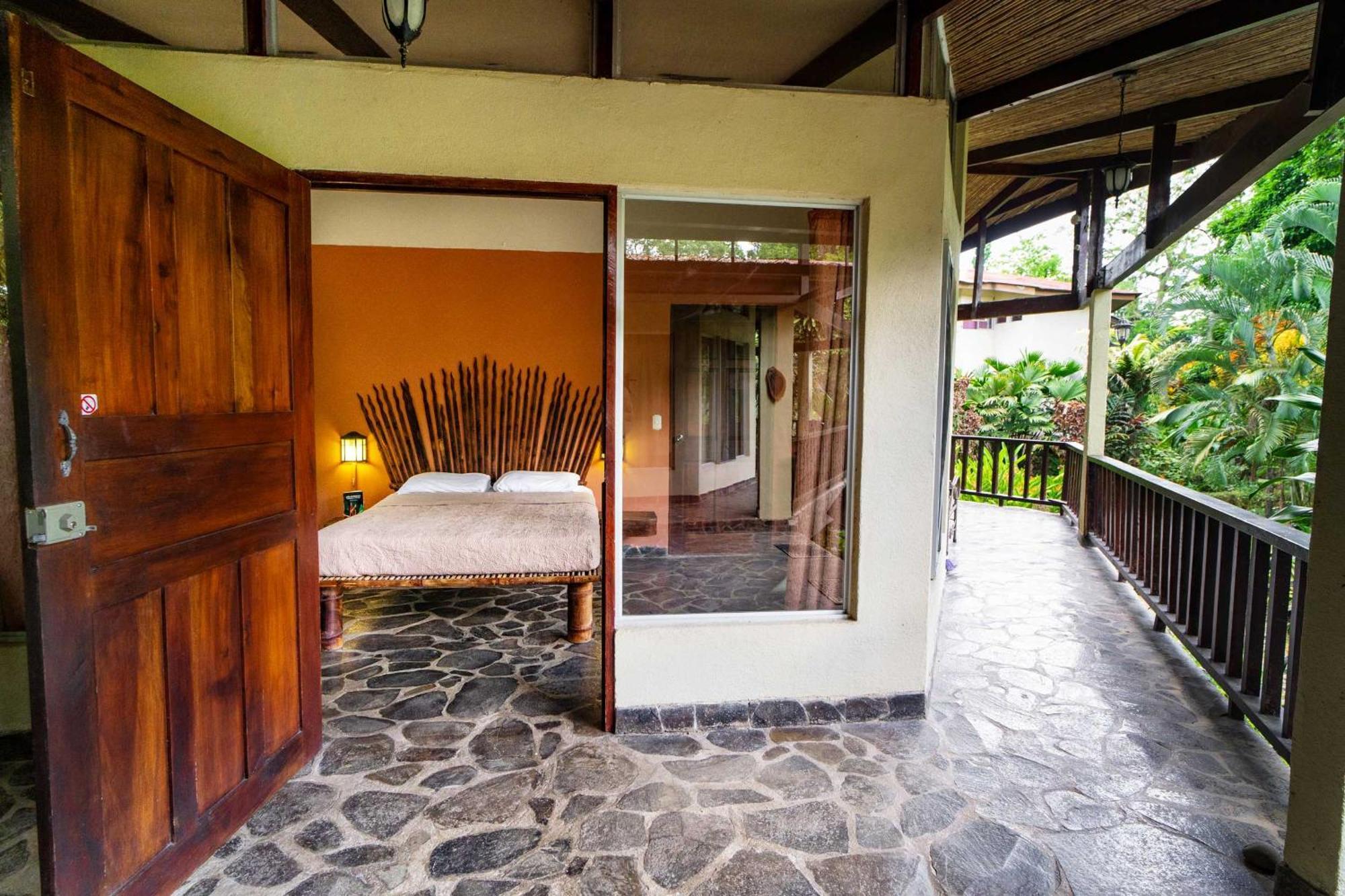 Heliconia Island Bed & Breakfast Las Horquetas Exterior photo