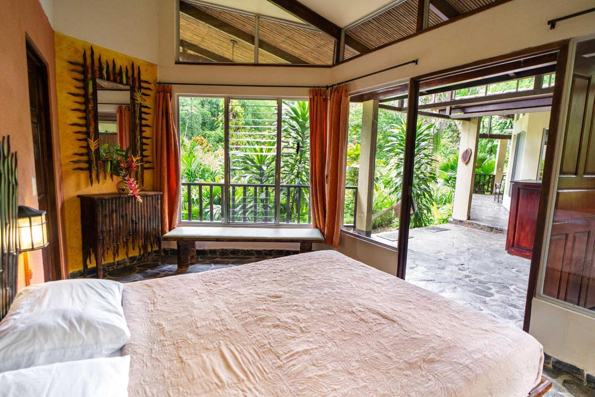 Heliconia Island Bed & Breakfast Las Horquetas Exterior photo